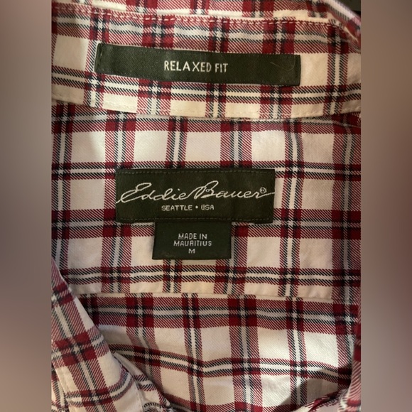 Eddie Bauer Size M Long Sleeve Button Down Shirt Red/Black Plaid Relaxed Fit - Picture 5 of 5